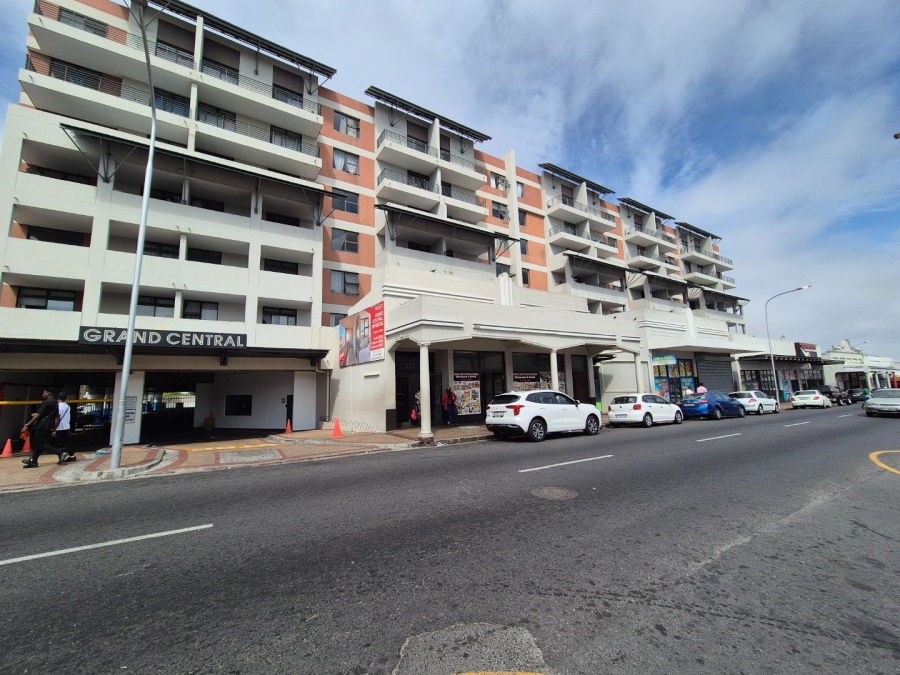 1 Bedroom Property for Sale in Wynberg Western Cape
